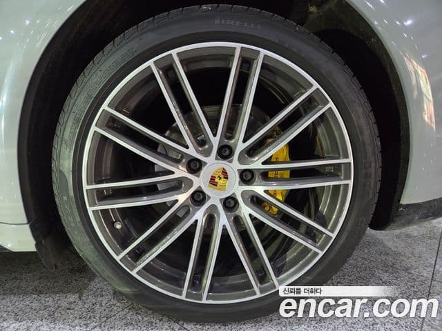 Porsche Panamera 2018 — Photo 7/20