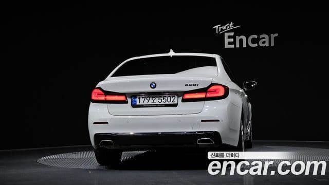 BMW 5 Series 2022 — Şəkil 18/20