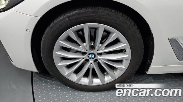 BMW 5 Series 2022 — Şəkil 11/20