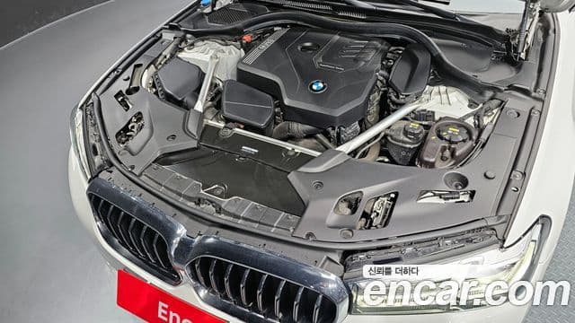 BMW 5 Series 2022 — Şəkil 16/20