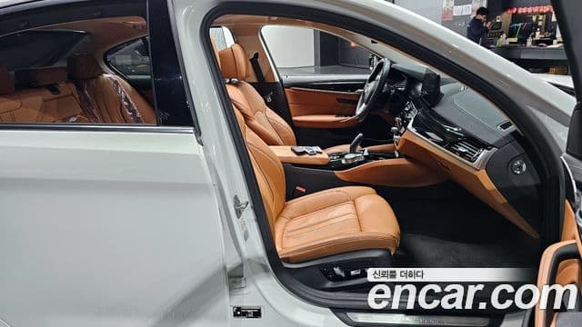 BMW 5 Series 2022 — Şəkil 15/20