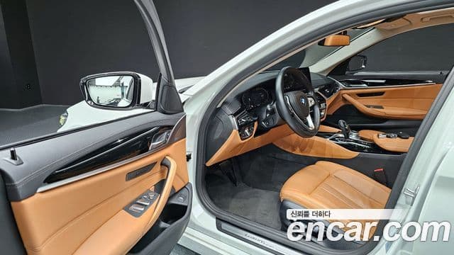 BMW 5 Series 2022 — Şəkil 3/20
