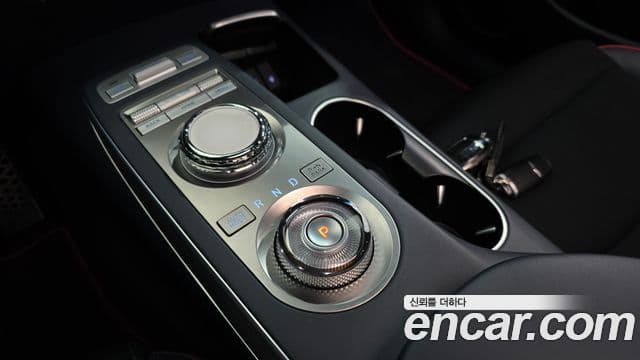Genesis GV70 2022 — ფოტო 9/20