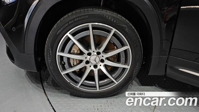 Mercedes-Benz GLB-Class 2022 — ფოტო 4/20