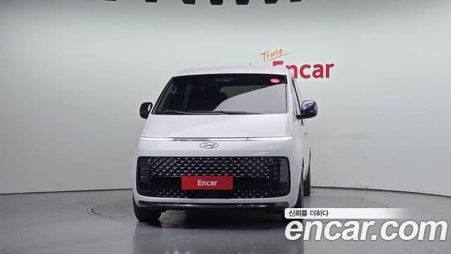 Hyundai Staria 2022 — ფოტო 3/20