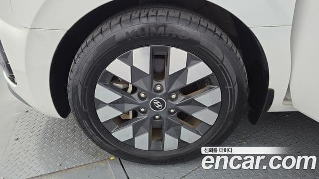 Hyundai Staria 2022 — фото 5 из 20