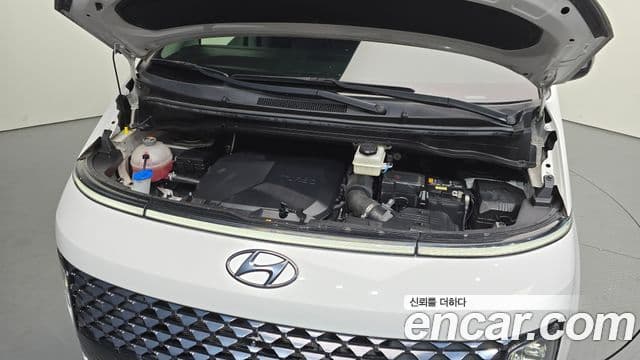 Hyundai Staria 2022 — ფოტო 6/20