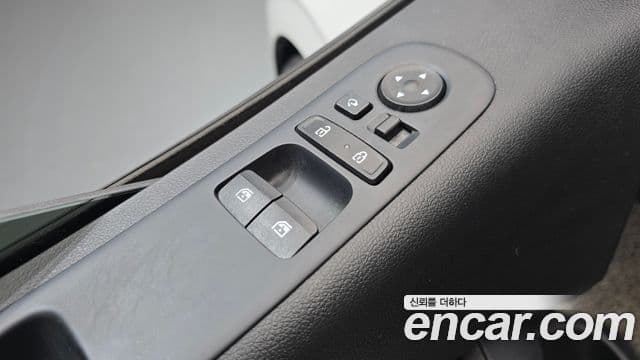 Hyundai Staria 2022 — ფოტო 14/20