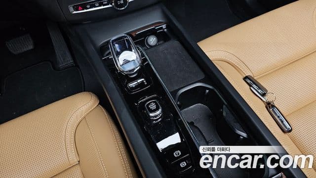 Volvo XC60 2024 — Şəkil 8/20