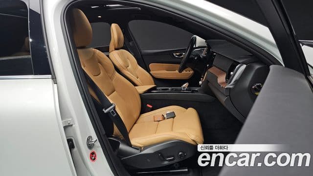 Volvo XC60 2024 — Şəkil 9/20