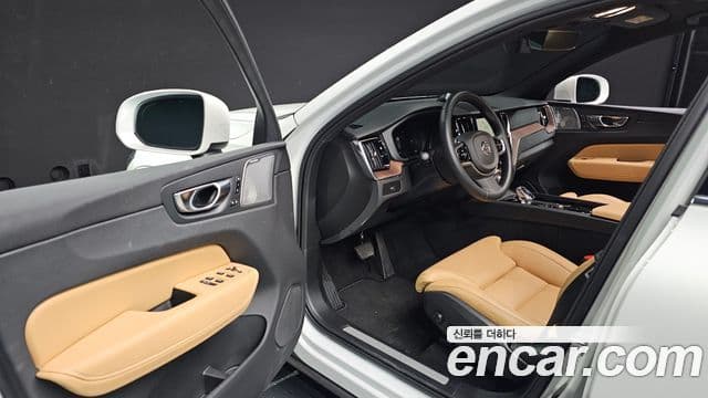 Volvo XC60 2024 — Şəkil 11/20