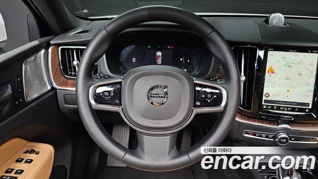 Volvo XC60 2024 — Şəkil 13/20