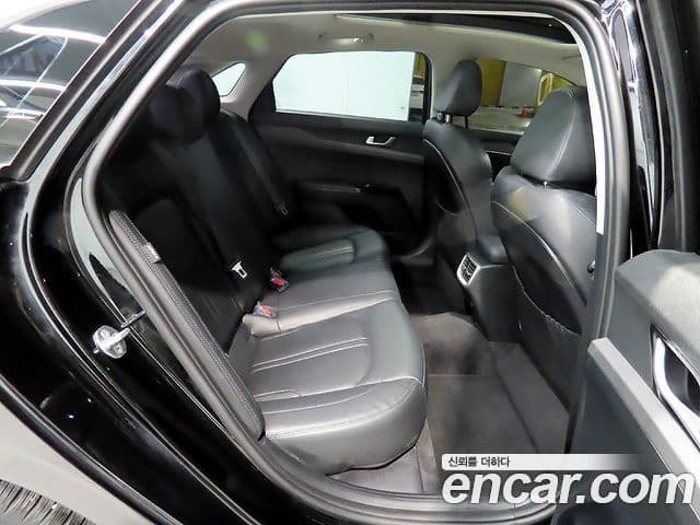 Kia K5 2021 — Şəkil 9/20