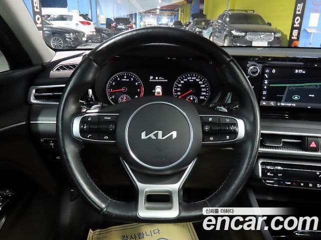 Kia K5 2021 — Şəkil 10/20