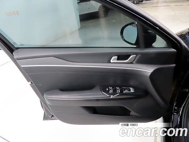 Kia K5 2021 — Şəkil 14/20