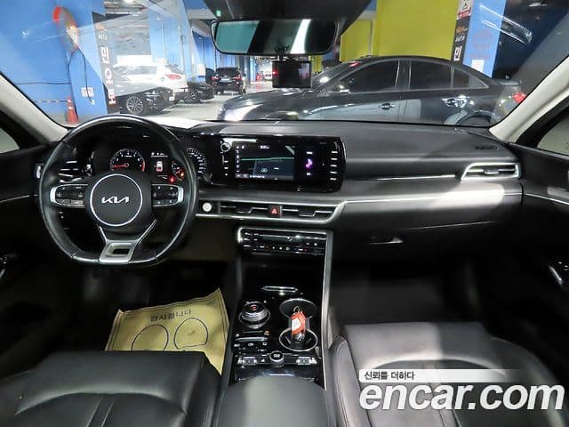 Kia K5 2021 — ფოტო 18/20