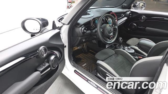 Mini Cooper S 2024 — ფოტო 12/20