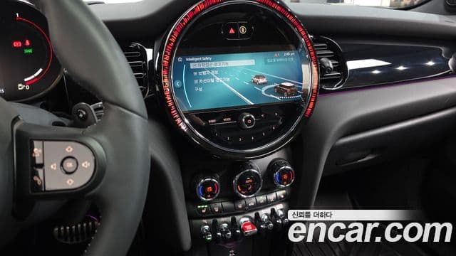 Mini Cooper S 2024 — ფოტო 17/20