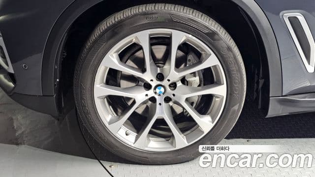 BMW X5 2021 — Photo 12/20