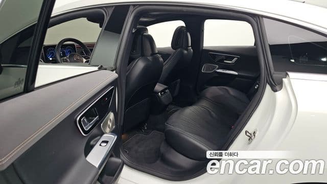 Mercedes-Benz EQE 2022 — Şəkil 10/20