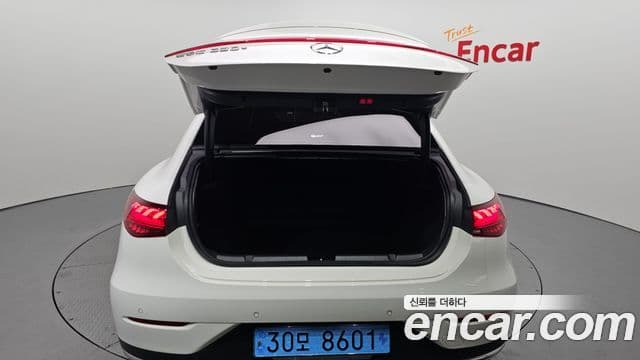Mercedes-Benz EQE 2022 — Şəkil 7/20