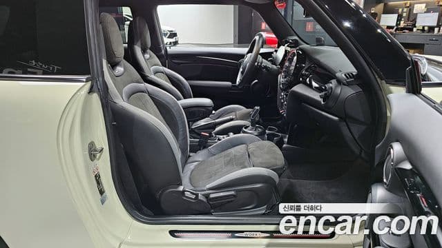 Mini Cooper S 2022 — ფოტო 8/20
