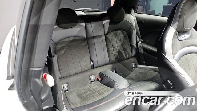 Mini Cooper S 2022 — ფოტო 11/20