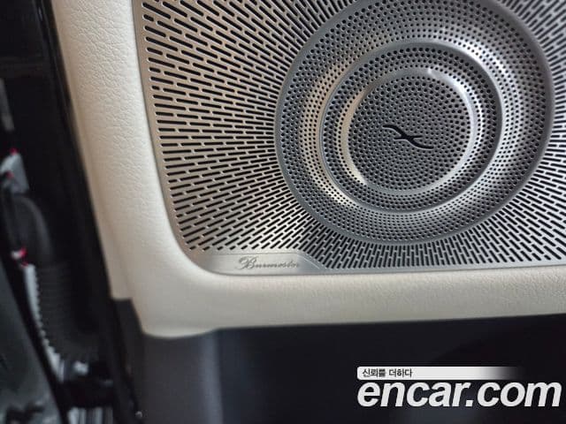 Mercedes-Benz S-Class 2022 — Photo 32/36