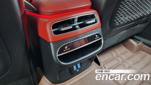 Genesis GV70 2021 — Şəkil 18/20