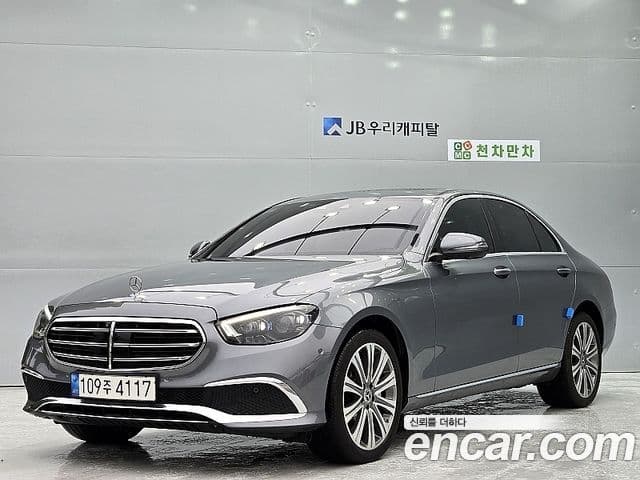 Mercedes-Benz E-Class 2022 — ფოტო 20/20