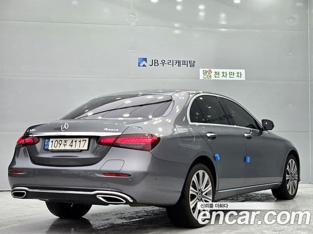 Mercedes-Benz E-Class 2022 — ფოტო 4/20