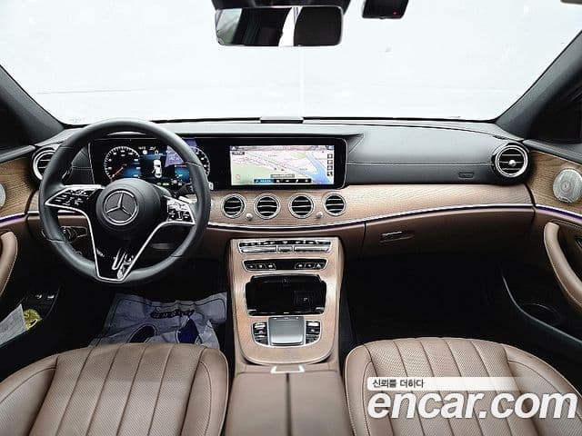 Mercedes-Benz E-Class 2022 — ფოტო 9/20