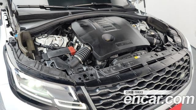 Land Rover Range Rover Velar 2022 — Фото 6/20