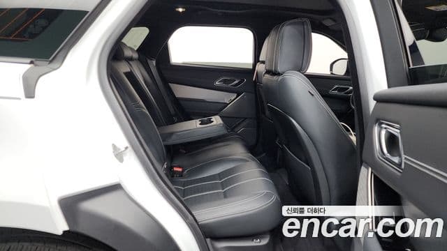 Land Rover Range Rover Velar 2022 — Фото 12/20