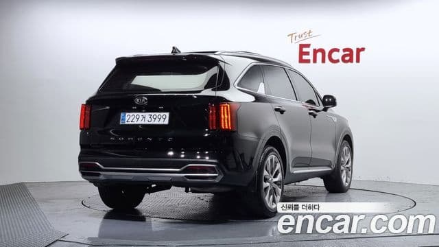 Kia Sorento 2021 — Фото 2/20