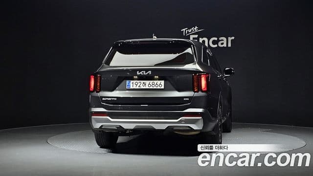 Kia Sorento 2023 — ფოტო 4/20