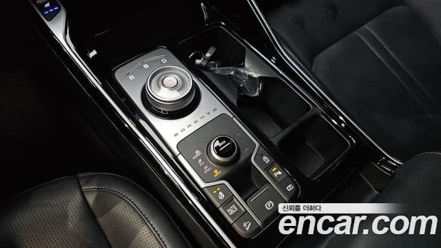 Kia Sorento 2023 — ფოტო 9/20