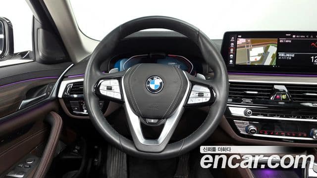 BMW 5 Series 2022 — Şəkil 13/20