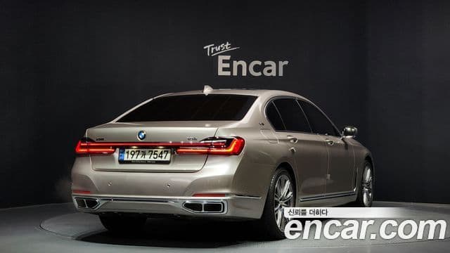 BMW 7 Series 2021 — ფოტო 2/20
