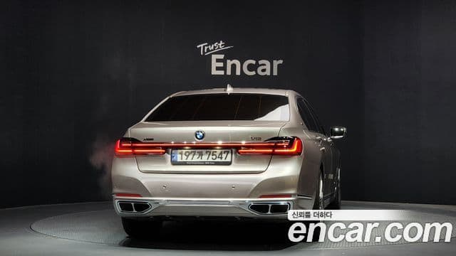 BMW 7 Series 2021 — ფოტო 4/20