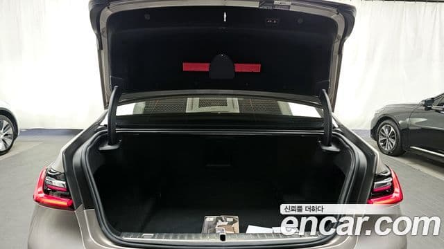BMW 7 Series 2021 — ფოტო 20/20
