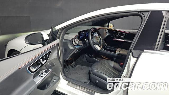 Mercedes-Benz EQE 2024 — ფოტო 4/20