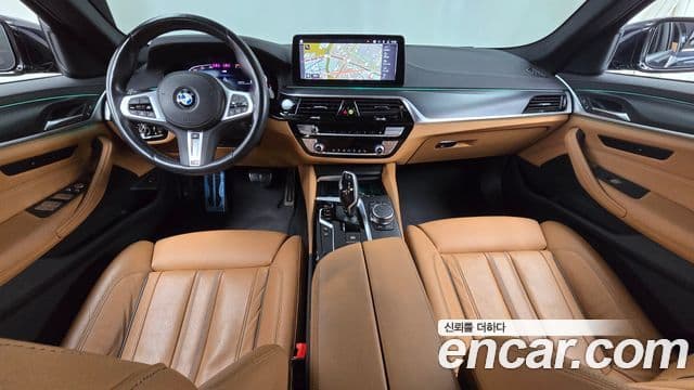 BMW 5 Series 2023 — ფოტო 7/20