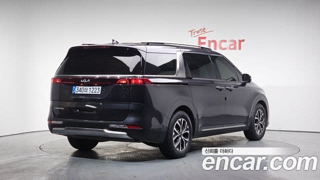 Kia Carnival 2022 — ფოტო 2/20