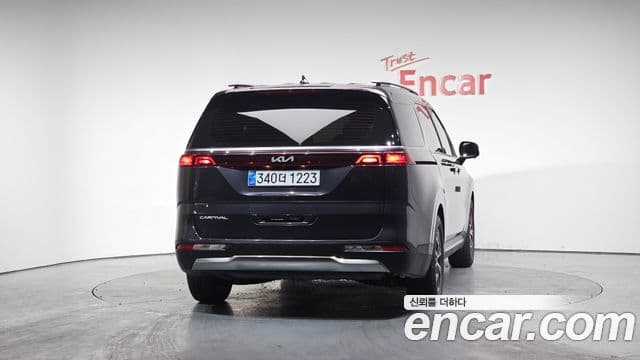 Kia Carnival 2022 — ფოტო 4/20