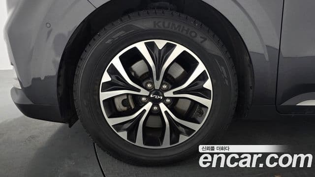 Kia Carnival 2022 — ფოტო 5/20