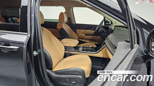 Kia Carnival 2022 — ფოტო 10/20