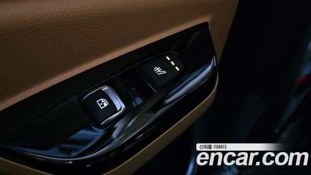 Kia Carnival 2022 — ფოტო 17/20
