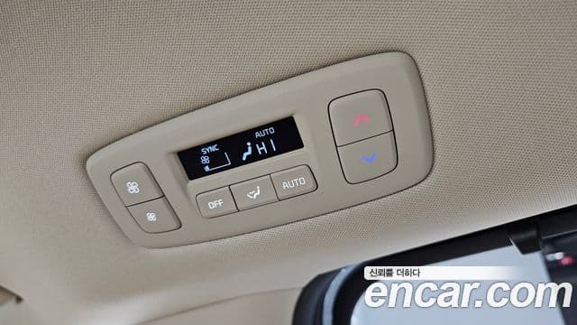 Kia Carnival 2022 — ფოტო 18/20