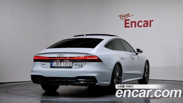 Audi A7 2021 — Фото 1/20